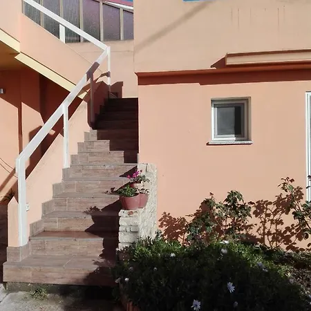 Casa Mandicosu Holiday home Lunamatrona